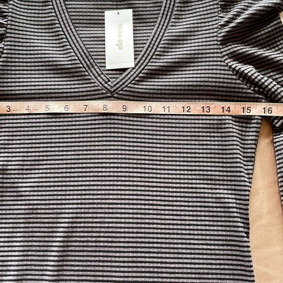 NWT Ella Moss Sandy Drape Gray Striped Top Fitted Puff Shoulder V-Neck Size S - Picture 6 of 9